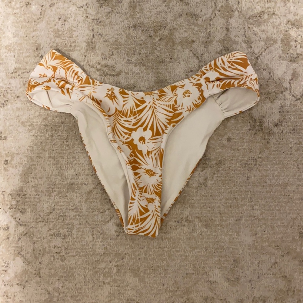 L space bikini bottoms